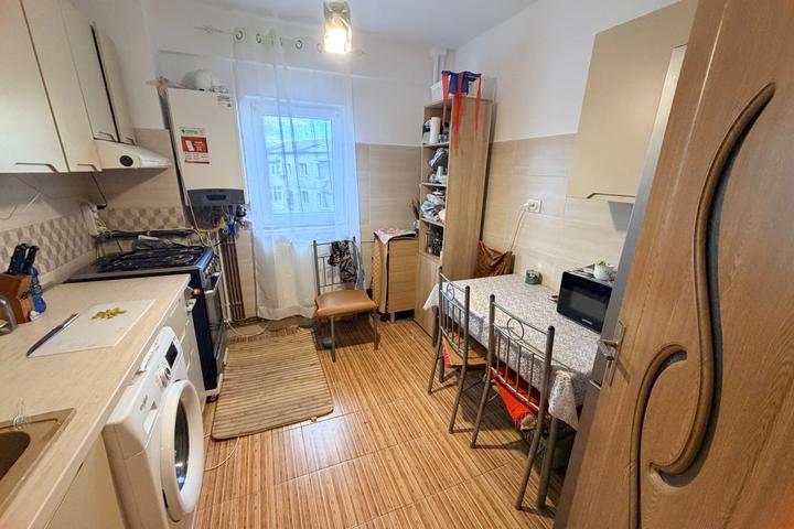 Apartament cu 3 camere decomandat Alexandru cel Bun – foto 2