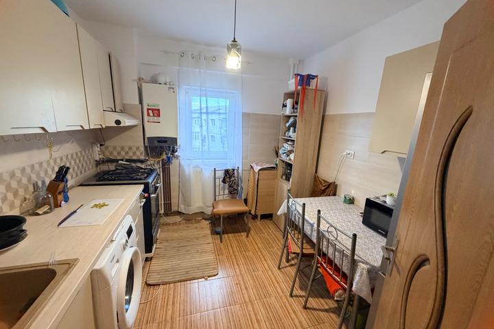 Apartament cu 3 camere decomandat Alexandru cel Bun – foto 3