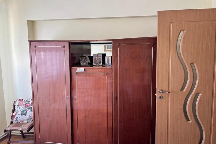 Cameră într-un apartament cu 4 camere, situat în zona Mircea cel Bătrân – foto 2