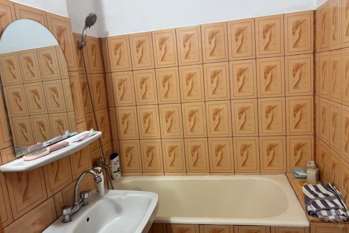 Cameră într-un apartament cu 4 camere, situat în zona Mircea cel Bătrân – foto 3