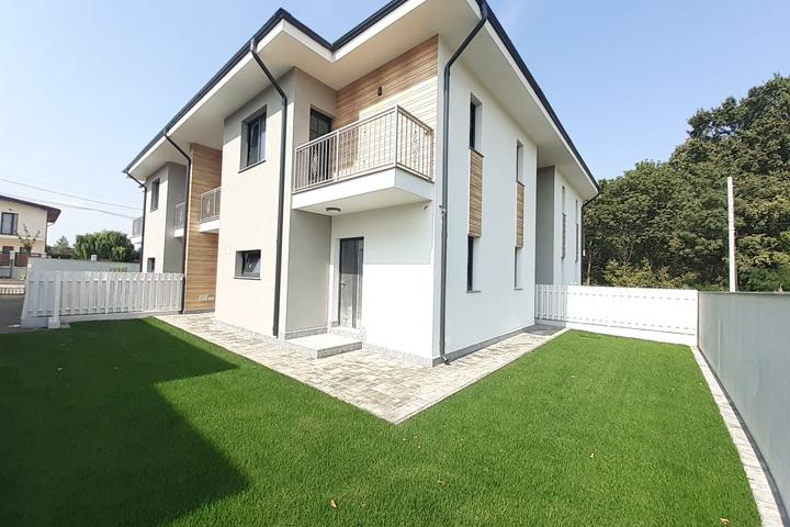 Vila de vanzare Breazu-quadruplex – foto 2