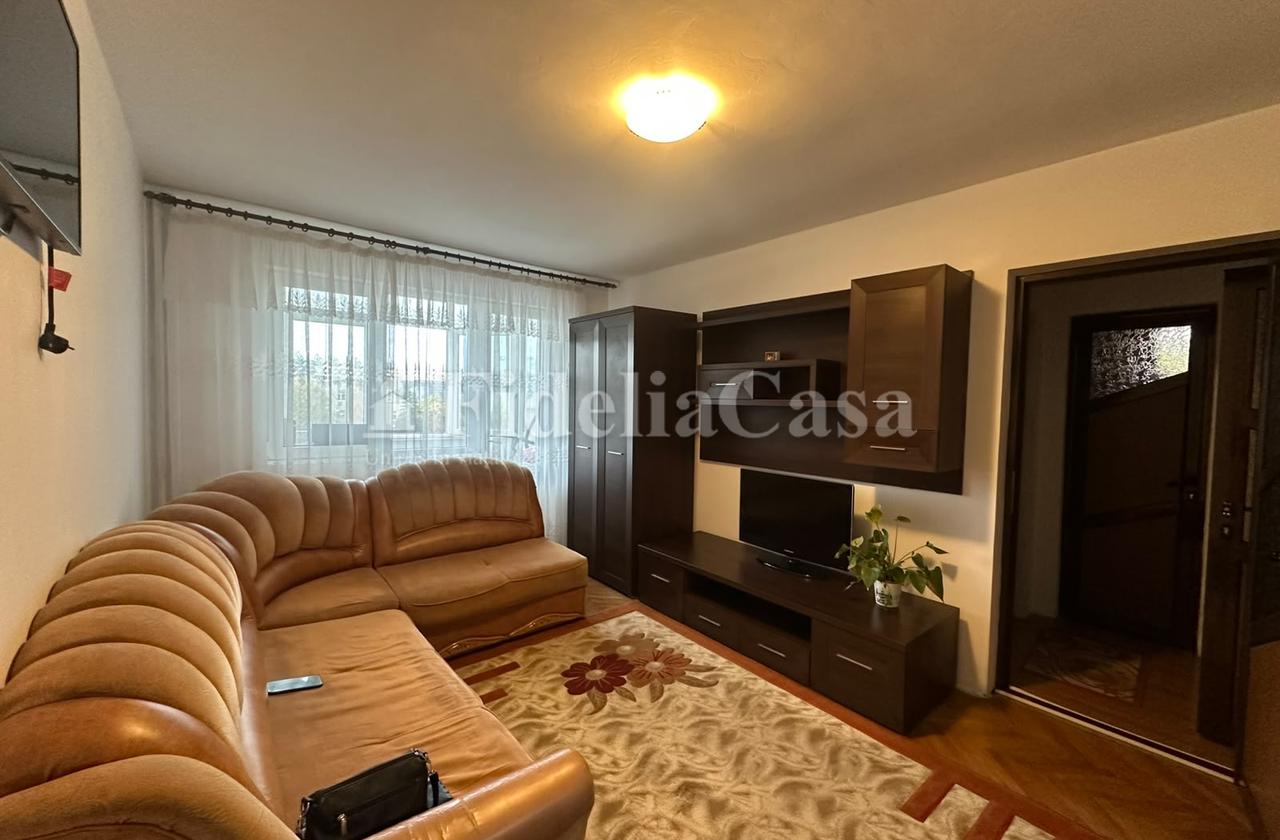 Apartament cu 2 camere, decomandat, 50 mp, etaj intermediar - Podu Ros