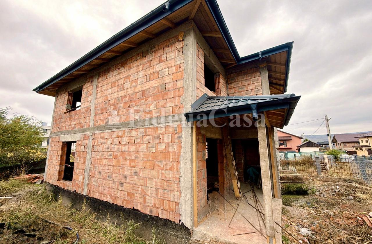 Vilă Individuală în Stadiul „La Roșu” sau „La Cheie” în Vișan, Com. Bârnova, Jud. Iași – Teren 500 mp, 4 Camere