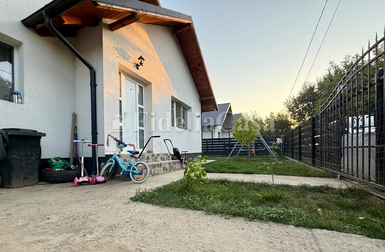 Casa cu 3 camere de vanzare, Lunca Cetatuii - Iasi