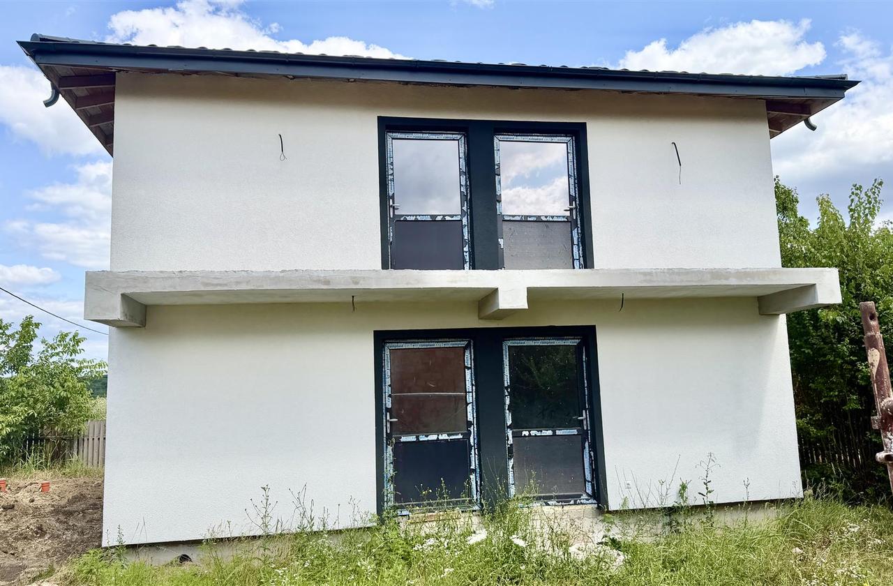 Vila in Aroneanu, Parter+Etaj, teren 450 m, cu toate utilitatile