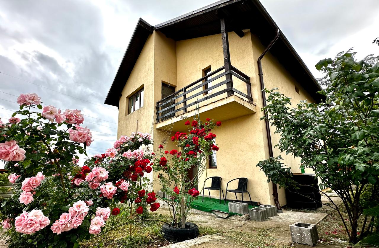 Vila cu 5 camere si 2 bai de vanzare in Horpaz