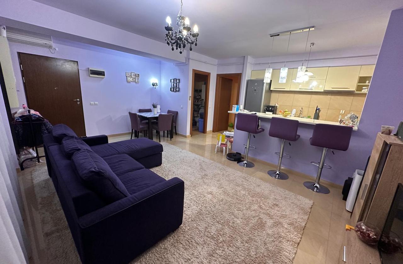 Apartament 3 camere de vanzare Bucium