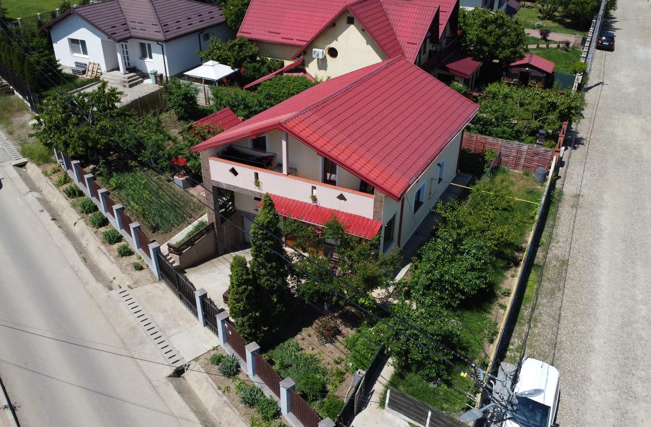 Fidelia Casa vă oferă spre vânzare o vila individuală cu 5 camere si 2 băi