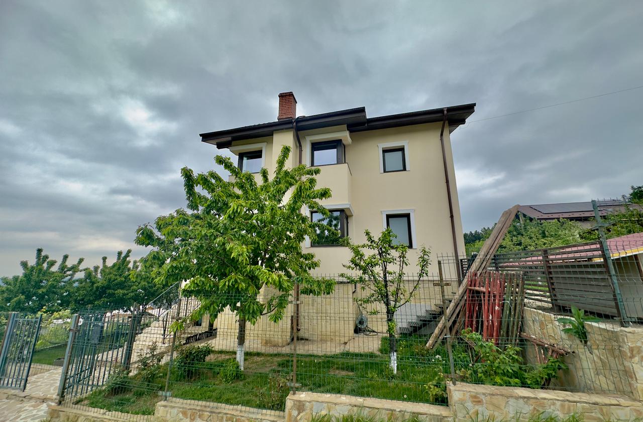 Vila de vanzare Bucium