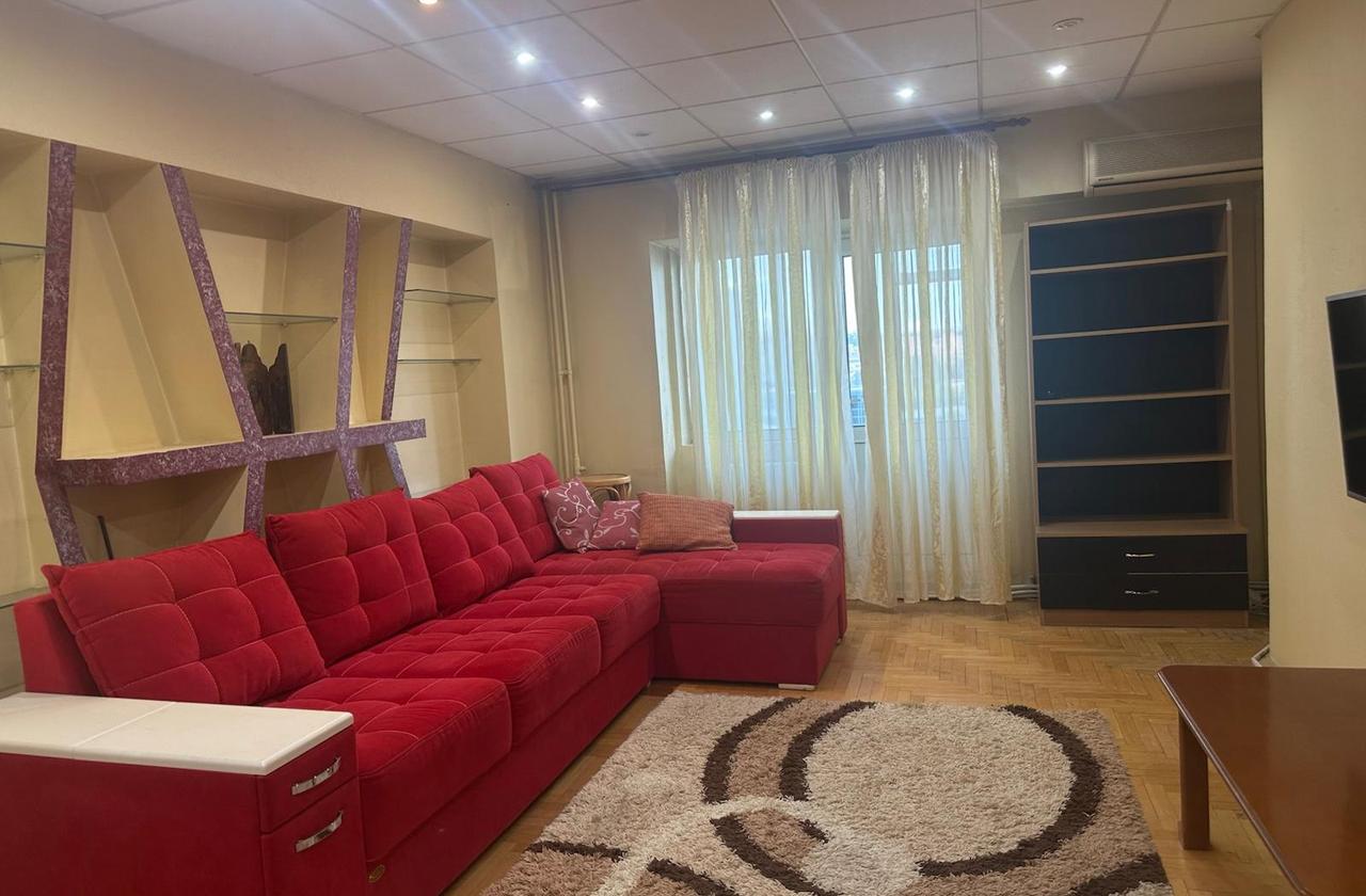 Apartament 4 camere de vanzare Pacurari