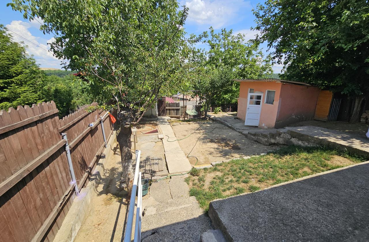 Casa 4 camere 260 mp teren zona Ticau - Iasi