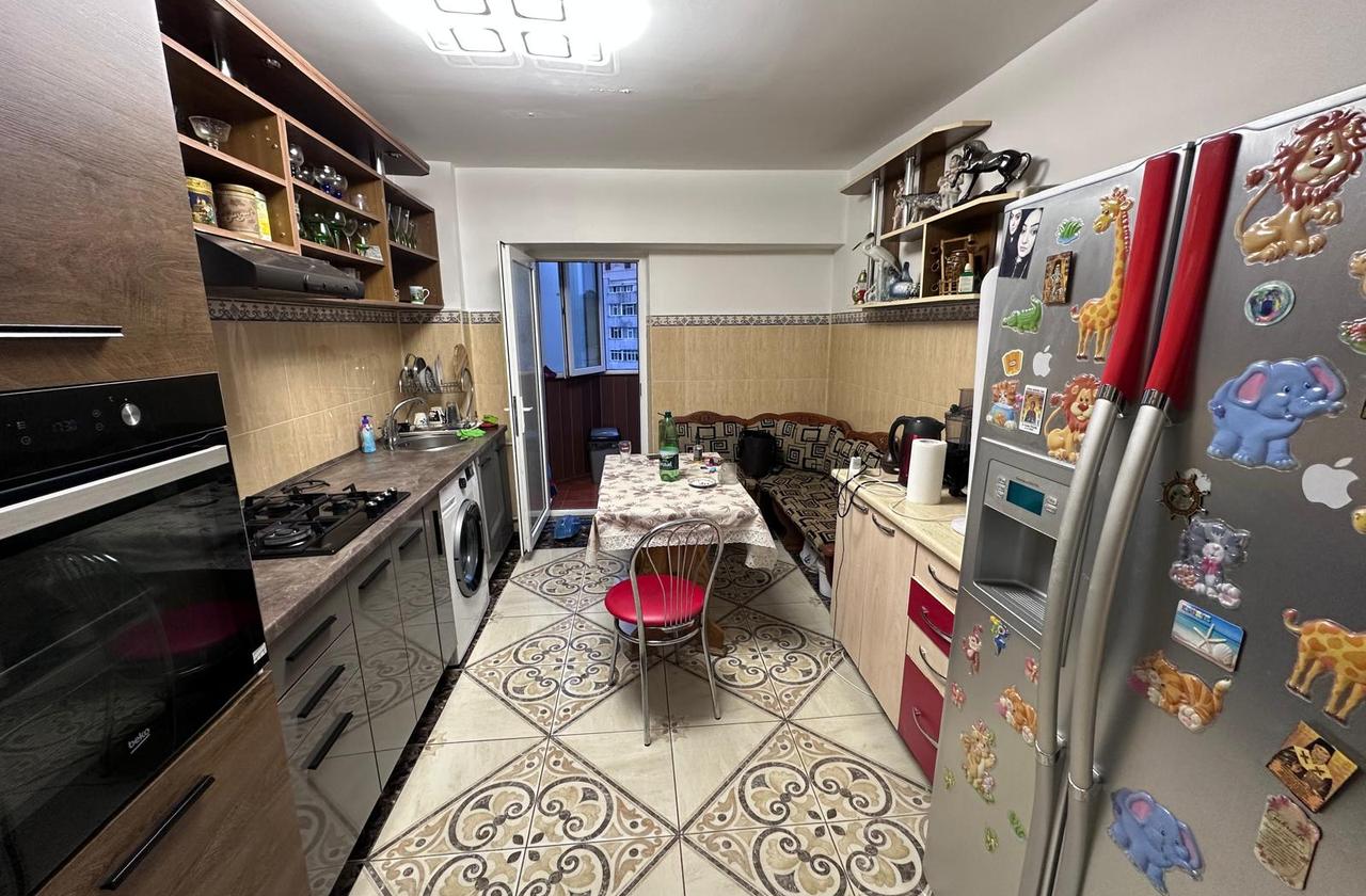 Apartament 3 camere de vanzare Dacia