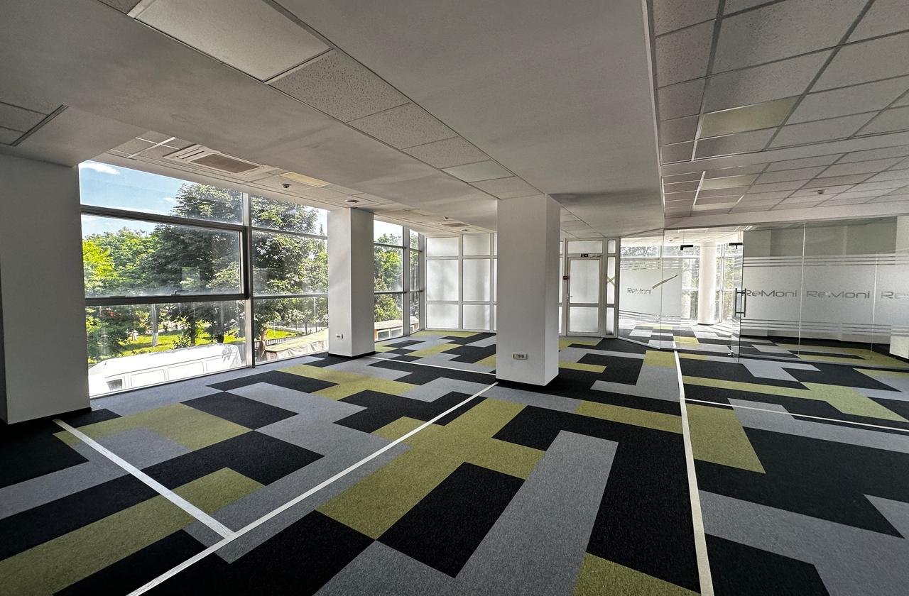 Spatiu comercial de inchiriat Podu Ros