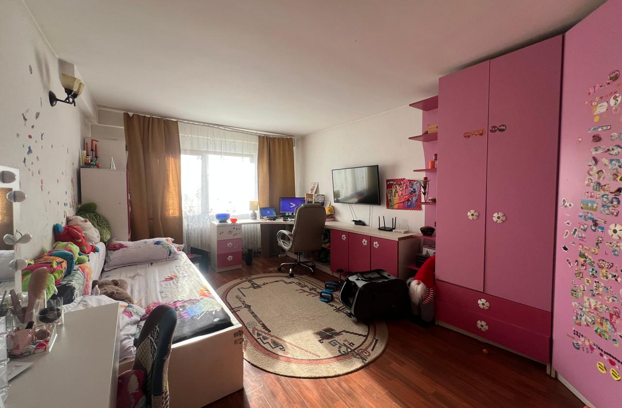 Apartament 3 camere de vanzare Nicolina