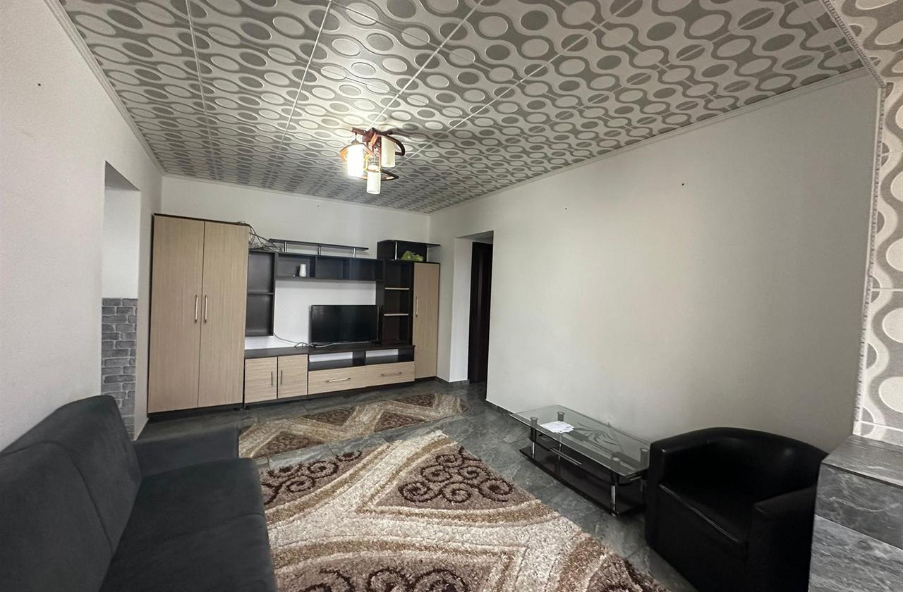 Apartament 3 camere de vanzare Podu Ros