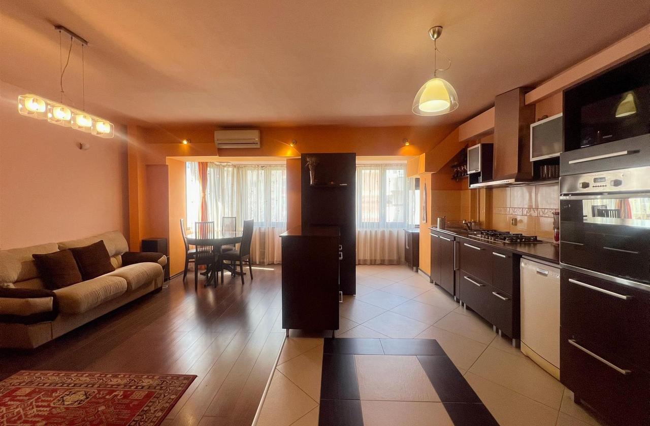 Apartament 3 camere Pacurari model 86 mp etajul 2