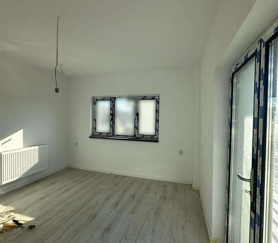 Apartament 2 camere de vanzare decomandat - Vișani