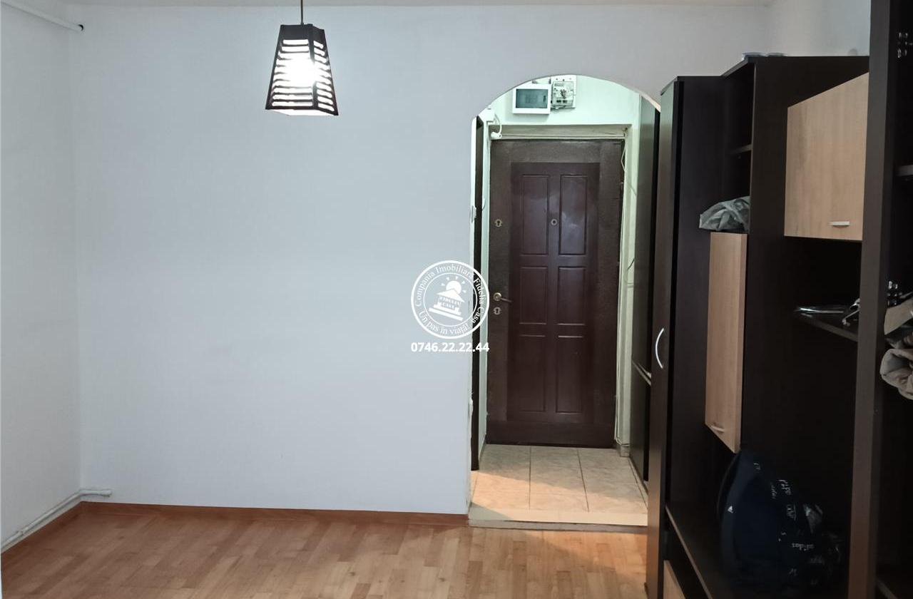 Garsoniera de vanzare in Galata etaj intermediar