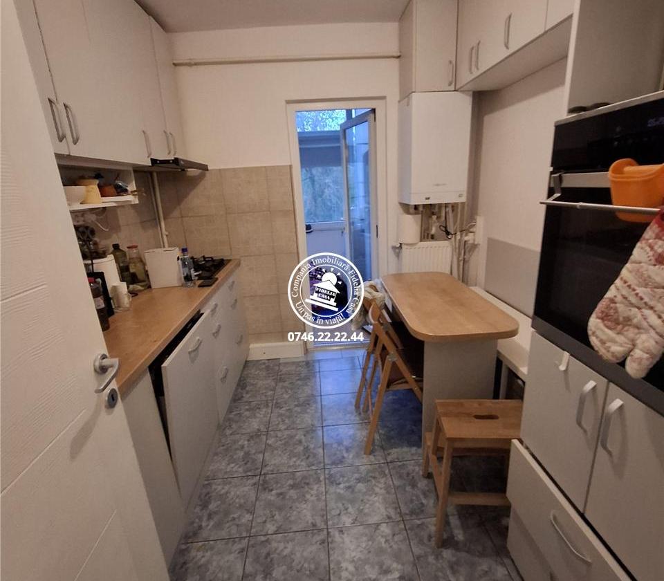 Apartament 3 camere decomandat de vanzare zona Galata -Iasi