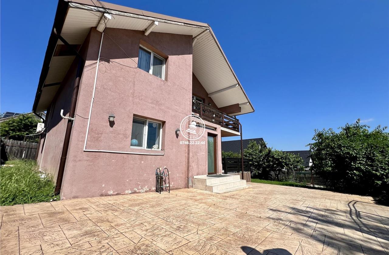 Vila cu 5 camere si 500mp de teren de vanzare in Horpaz