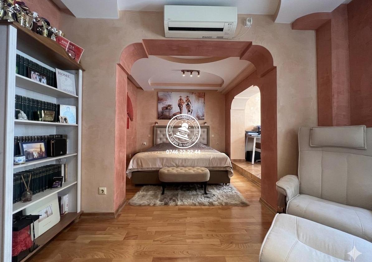Apartament spectaculos bloc tip vilă Târgu Cucu