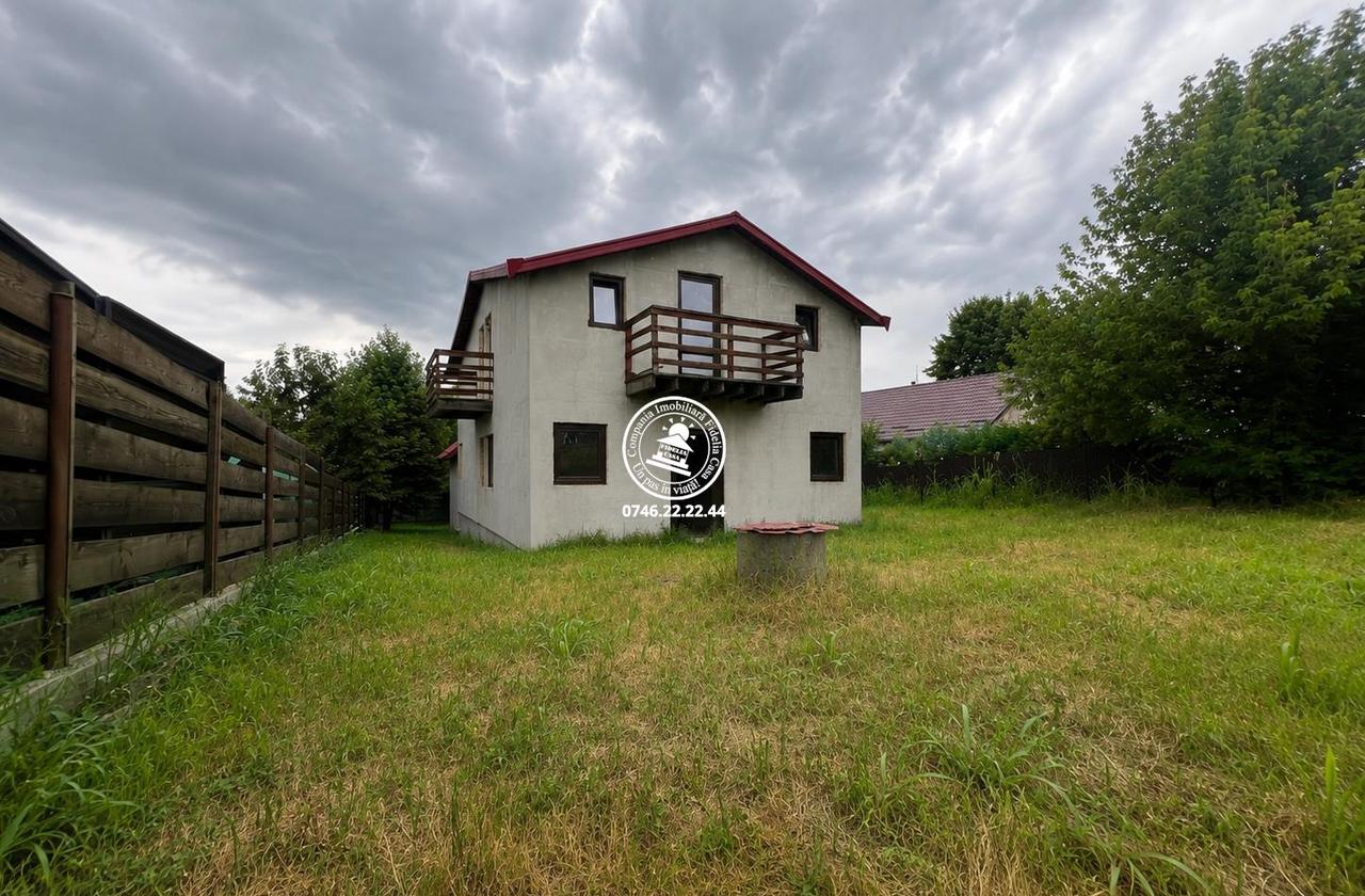 Casa cu 5 camere si 2 bai 500mp teren de vanzare in Ciurbesti