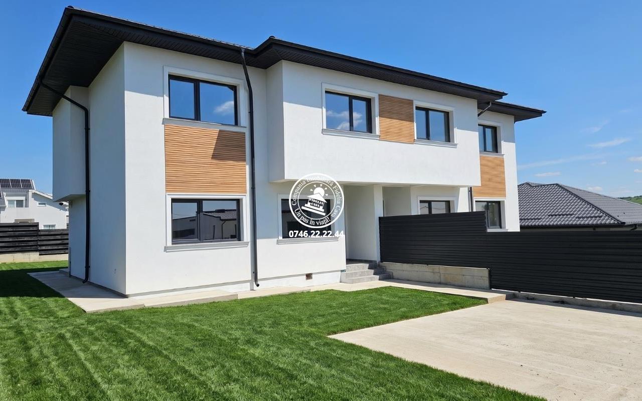 Vila duplex de vanzare in Rediu