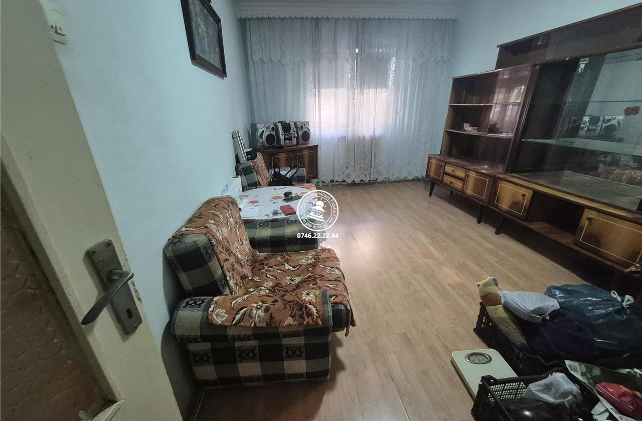 Apartament 2 camere decomandat de vanzare zona Dacia - Iasi