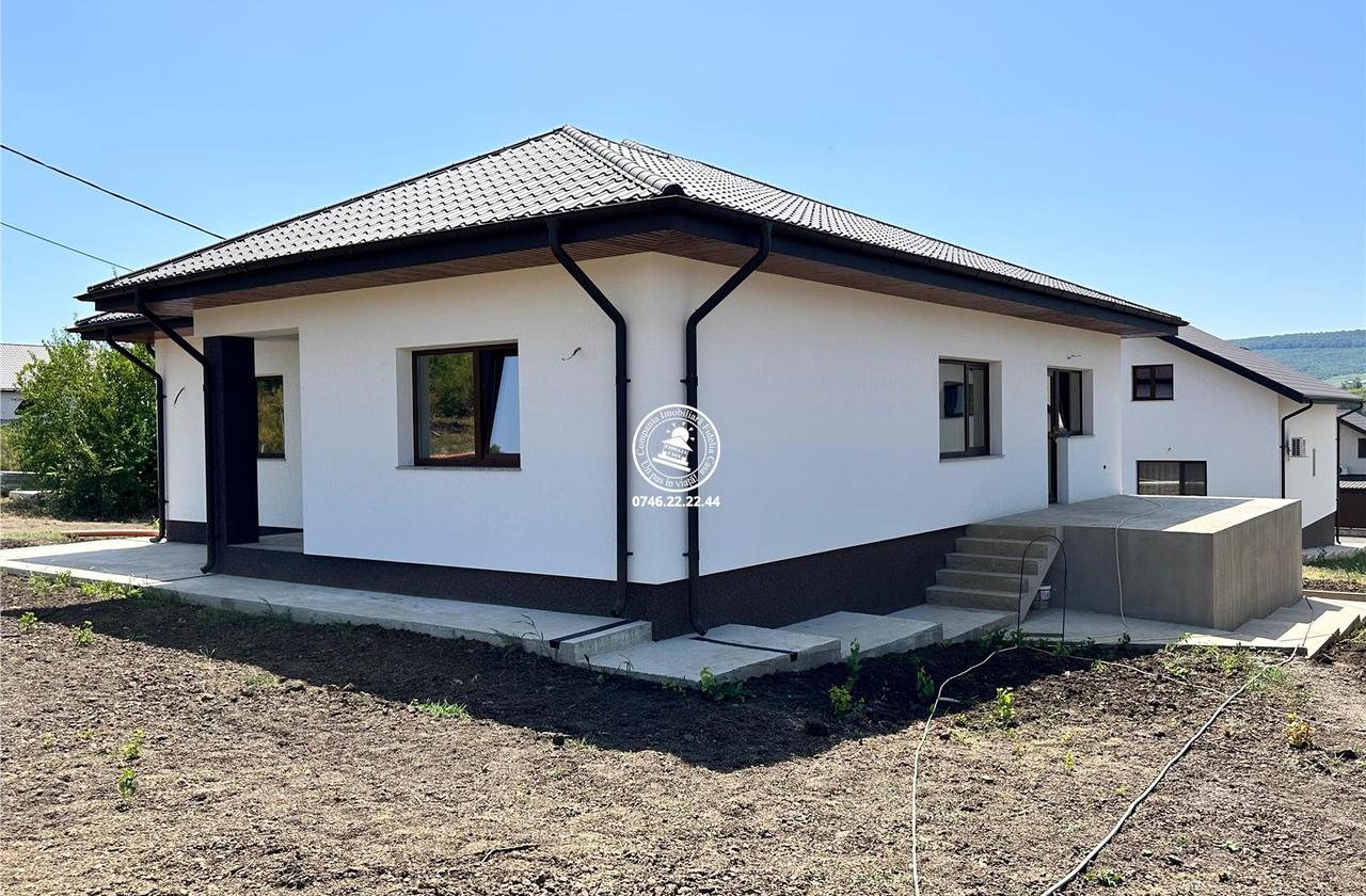 Casa de vanzare 4 camere Tomesti Deal - Iasi