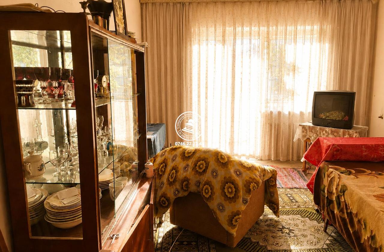 Apartamenr cu 3 camere decomandat de vanzare zona PACURARI - IASI