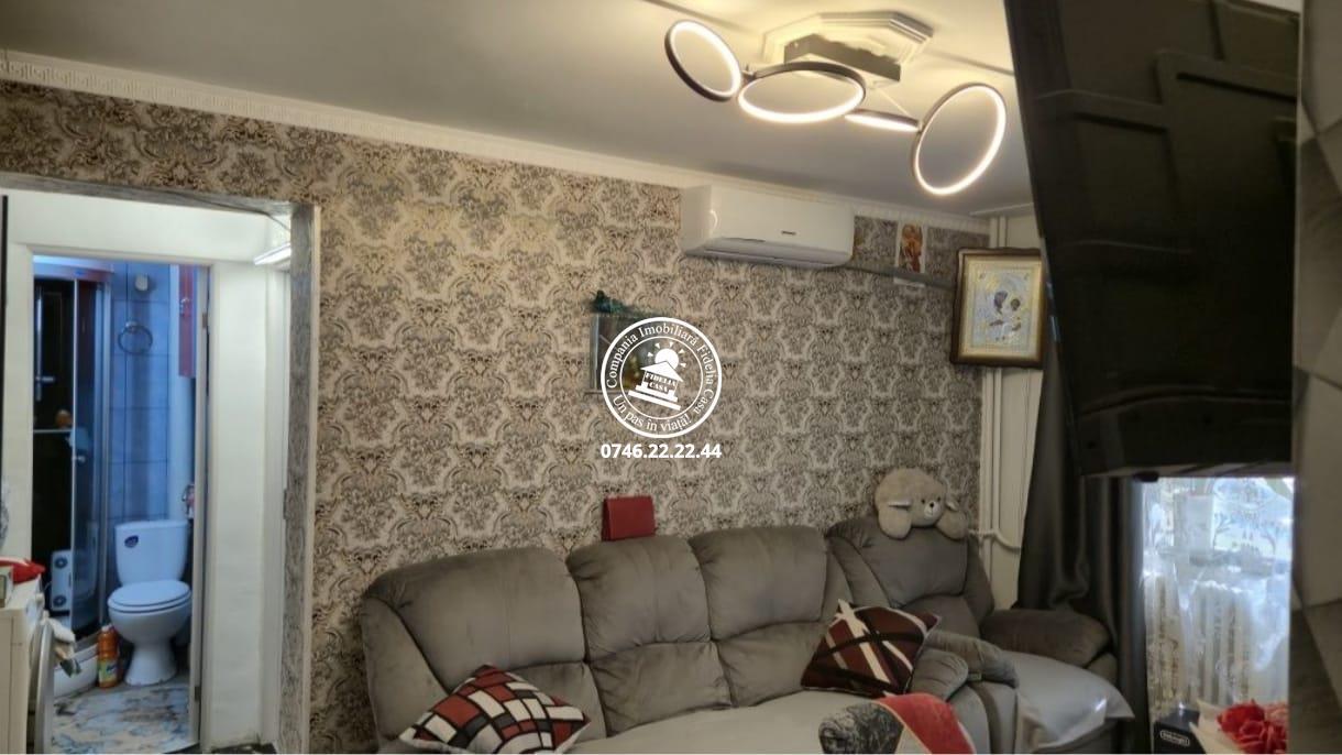 Apartament 3 camere semidecomandat bloc fara risc - Podu Ros