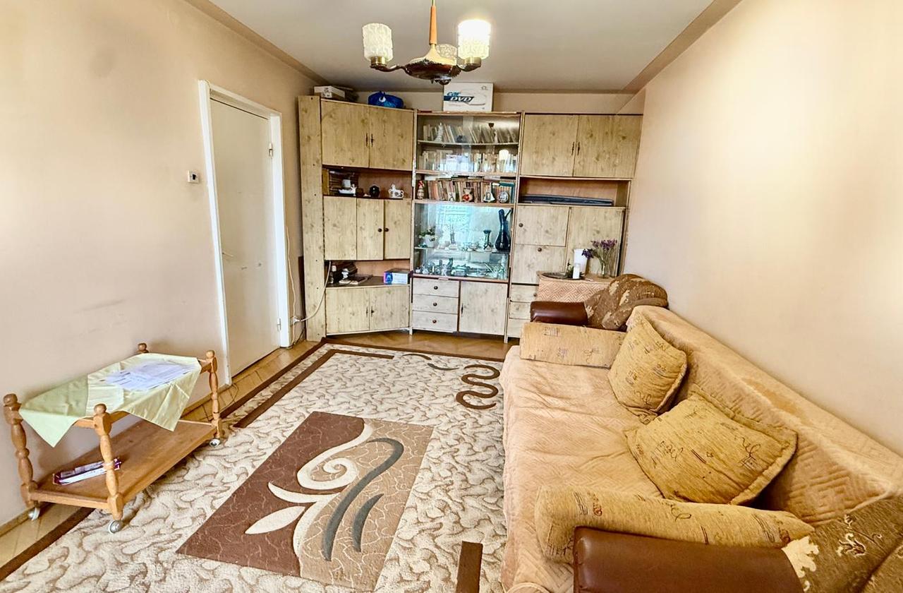 Apartament cu 3 camere decomandat in Tatarasi