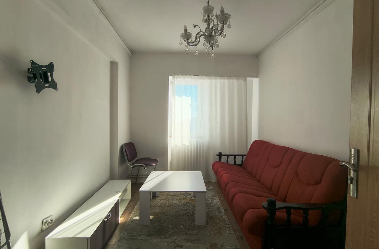 Apartament 3 camere de vânzare, decomandat - Centru / B-ul Independenței