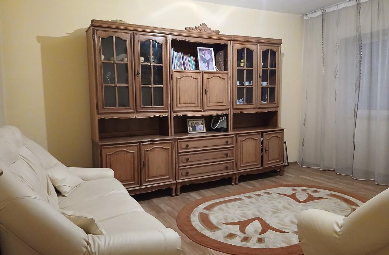 Apartament cu 3 camere+balcon Zona Dacia
