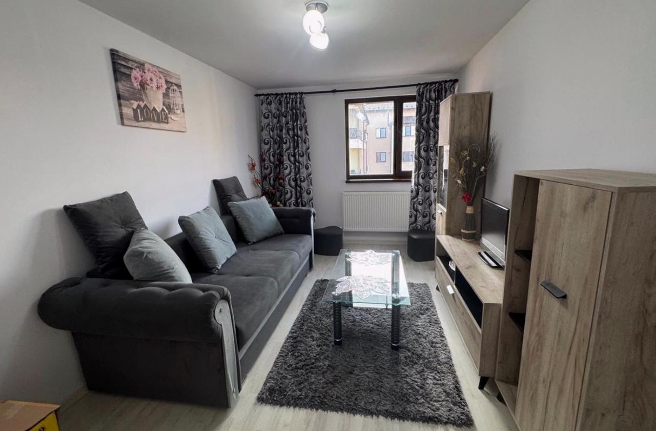 Apartament cu 2 camere decomandat – Str. Pepinierii