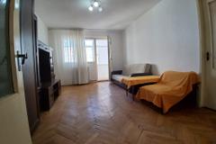 Apartament cu 2 camere decomandat in Podu Ros de inchiriat!